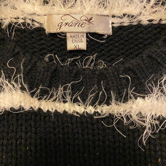 Grane Black/White Feathers Striped Crewneck XL -Fits Medium HP 1/25 - Picture 4 of 5